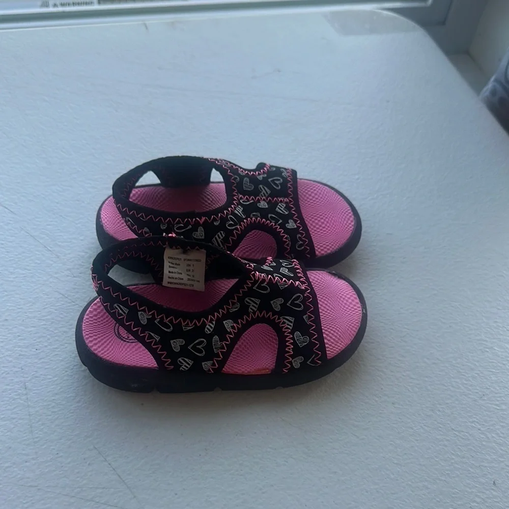 NEW Kids Pink and Black Sandals size 5
